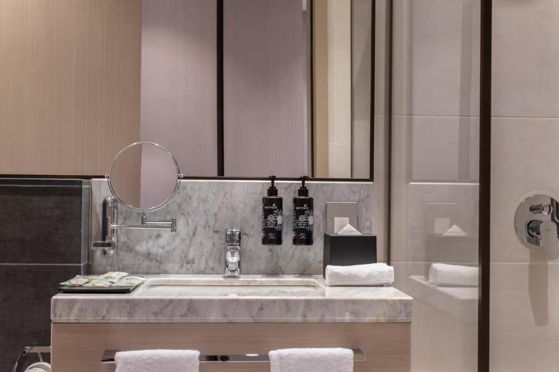 Ramada By Wyndham Riyadh King Fahd Road Extérieur photo