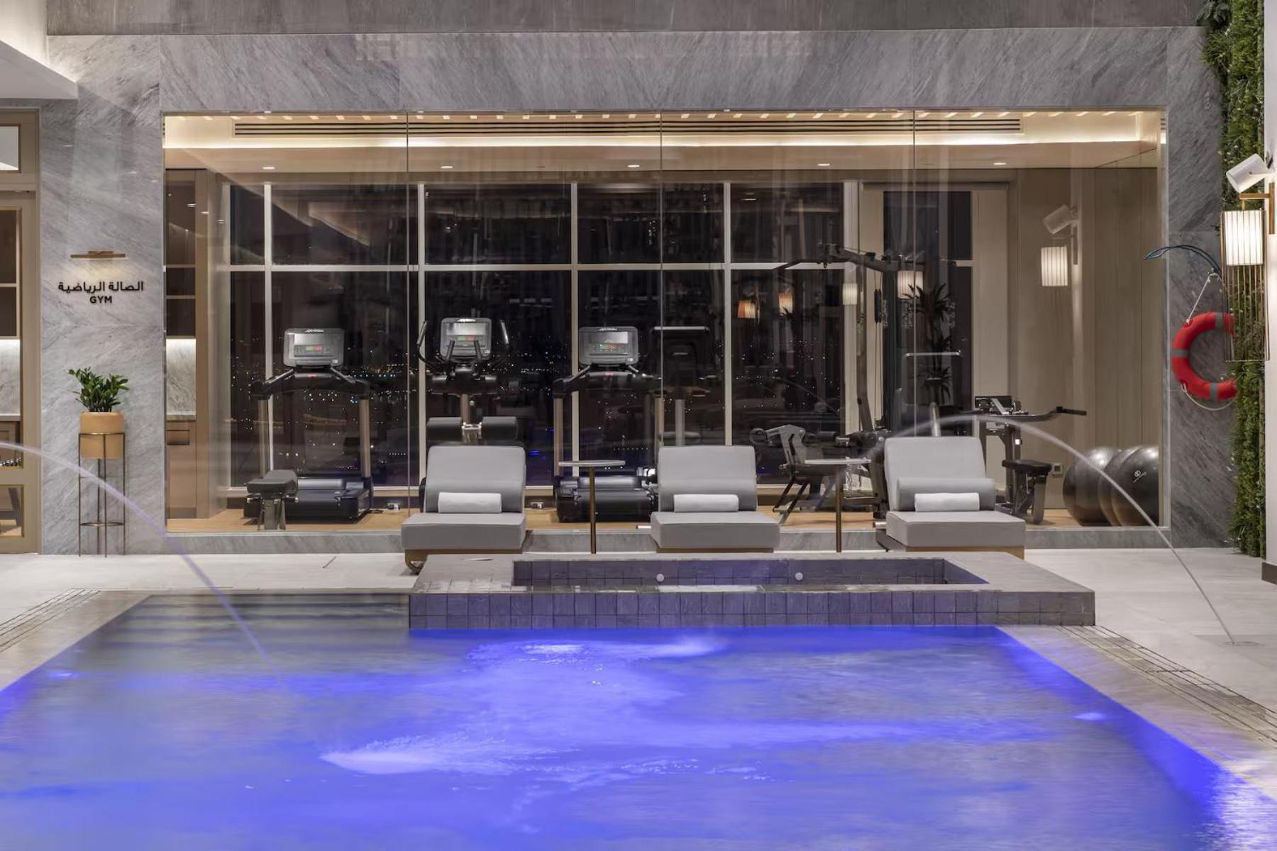 Ramada By Wyndham Riyadh King Fahd Road Extérieur photo The pool at the hotel